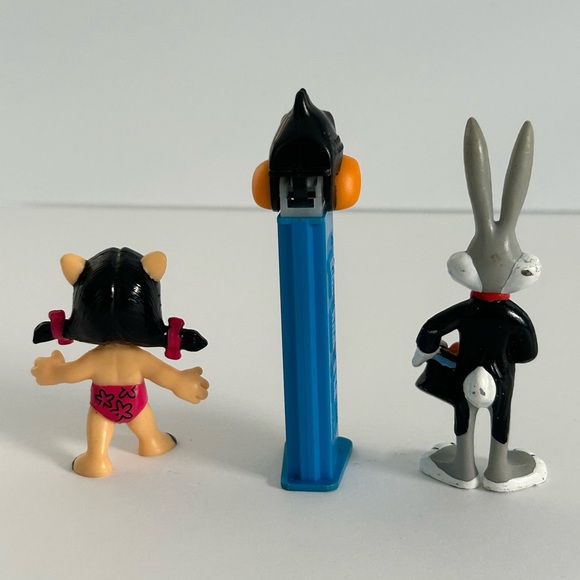 Vintage 90’s Looney Tunes Toys and Figures - Picture 2 of 16